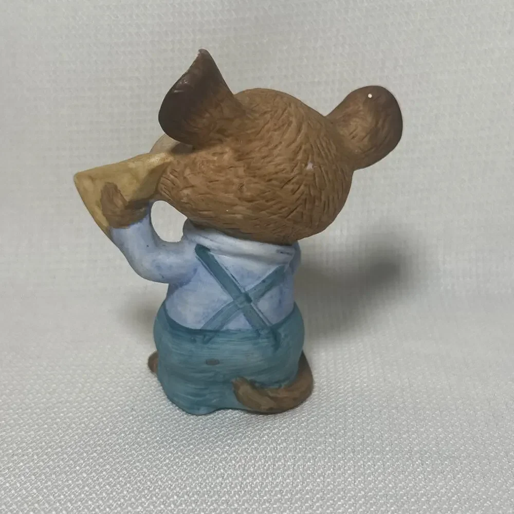 HOMCO Porcelain Figurine Mouse With Cheese No. 5601 3.5” Vintage